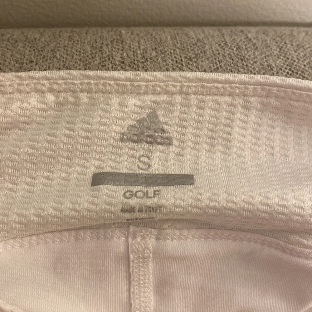 NWT Adidas white golf skort (shorts attached) 2 front pockets, 1 back pocket - Picture 2 of 8